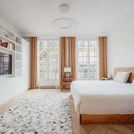 Veeve - Grace And Grandeur Paris